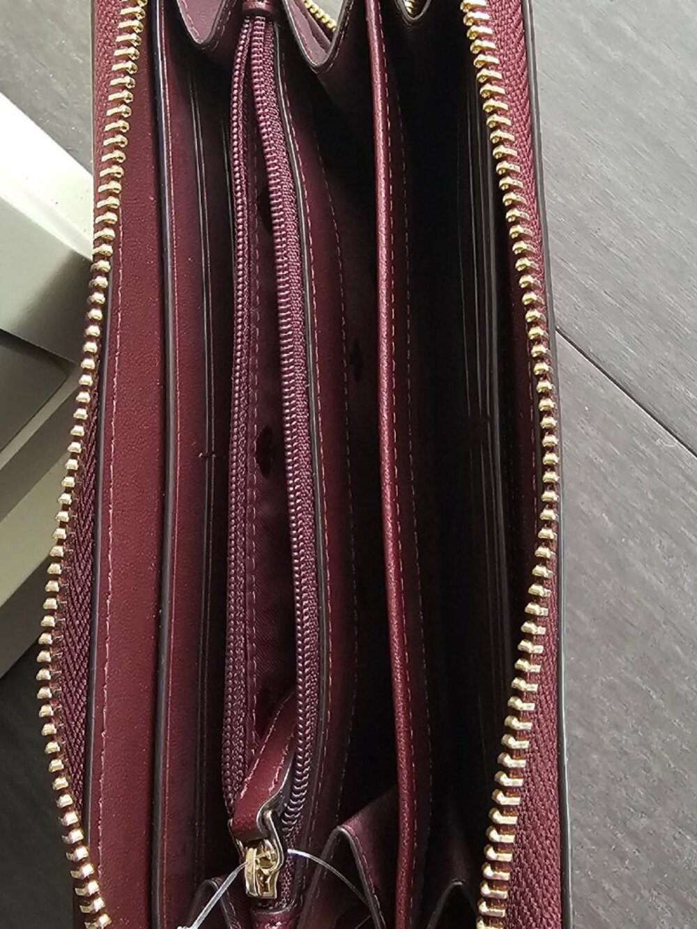 Kate Spade- Large zip Wallet NWT - Picture 4 of 8